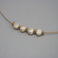 ZOETWATER PARELKETTING MET 14KT GOUDEN KRALEN